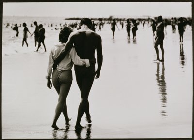 Couple marchant dans l