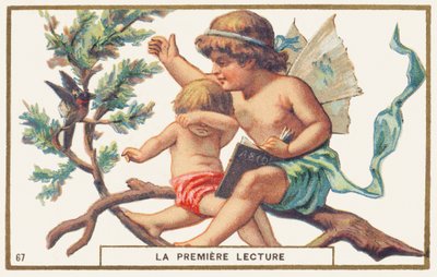 Première lecture, fond blanc. Chromolithographie publicitaire représentant deux enfants assis sur une branche. Le plus grand, avec des ailes dans le dos (un ange ?) tient un abécédaire ouvert dans une main ; de l
