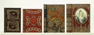 Quatre couvertures de livres avec reliure par Riviere & Sons, y compris "La vie et les temps de Catherine de Médicis" - Unbekannt