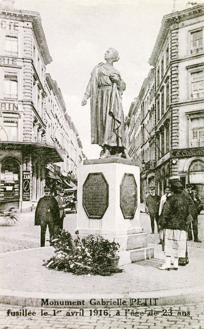 Monument à Bruxelles commémorant Gabrielle Petit, vers 1925 - Unbekannt