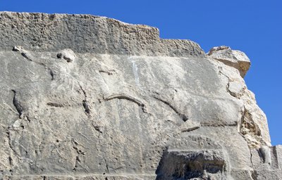 Tombeau à pilier avec gravure représentant un chasseur tuant un sanglier, Xanthos, Turquie - Unbekannt