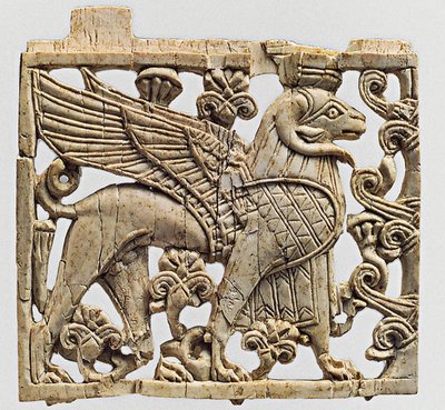 Plaque représentant un sphinx à tête de bélier, Nimrud, Mésopotamie, 9ème-8ème siècle av. J.-C. - Unbekannt