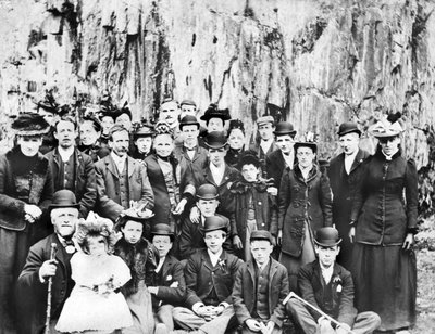 Royaume-Uni : Un groupe de personnes en sortie. vers 1910 - Unbekannt