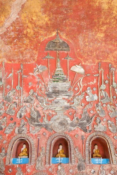 Mur avec de petits Bouddhas et des figures en verre plombé, monastère Shwe Yaunghwe Kyaung, Nyaungshwe, lac Inle, Myanmar - Unbekannter Künstler