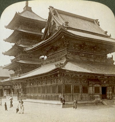 Splendeur majestueuse du temple Shitenno-ji, Osaka, Japon, 1904 - Underwood and Underwood