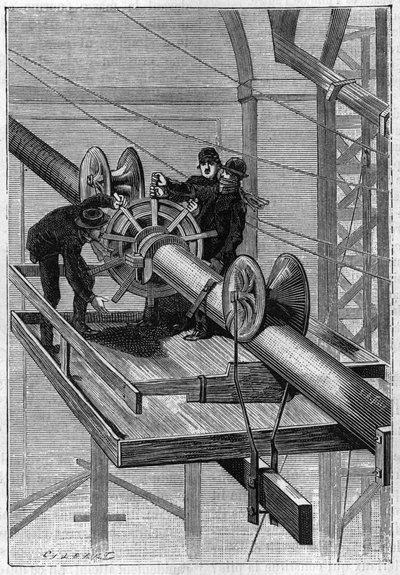 Construction du pont de Brooklyn à New York : Machine utilisée pour couvrir les 19 câbles secondaires avec du fil d