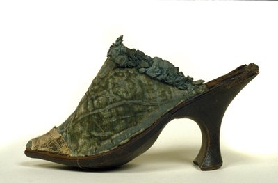 Modèle de chaussures à talon pour femmes du 18ème siècle - Unknown artist