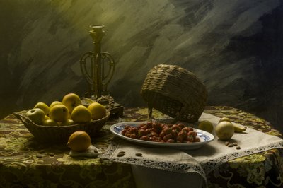Nature morte sombre aux fruits - UstinaGreen