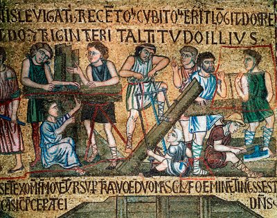 Architecture byzantine : « La construction de la tour de Babel » Sur le site, les ouvriers et les charpentiers scient des planches. Mosaïque réalisée par des artistes vénitiens, XIIIe siècle, Basilique Saint-Marc - Veneto Byzantine School