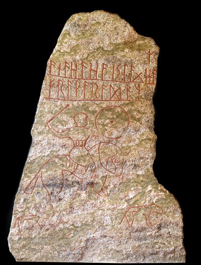 Une stèle avec des inscriptions runiques représentant un cavalier viking avec un chien - Viking Viking