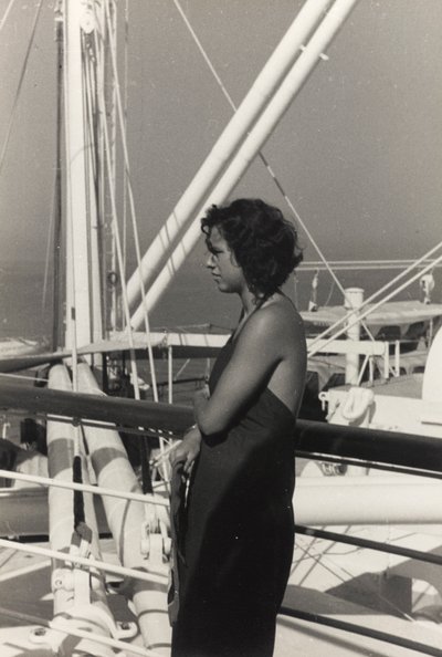 Femme à bord du bateau de croisière "Oceania", extrait de l
