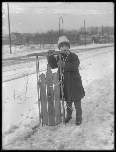 William Gray Hassler avec son nouveau traîneau, c.1912 - William Davis Hassler