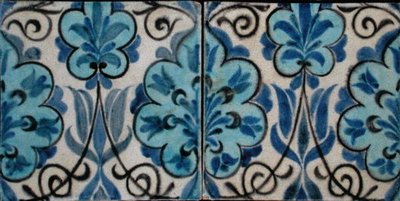 Deux carreaux avec motif de style persan - William de Morgan
