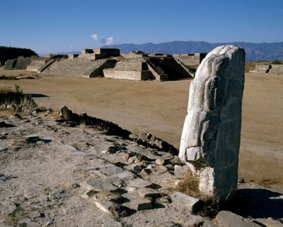 Vue des monuments I, H, G - Zapotec Zapotec