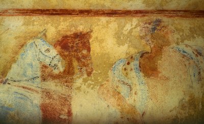 Procession funéraire avec chevaux et figures masculines, fresque, détail, Tombe des Démons Bleus, Nécropole de Tarquinia (Liste du patrimoine mondial de l