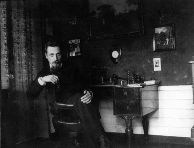 Rainer Maria Rilke dans son bureau, v. 1905. - Unbekannt