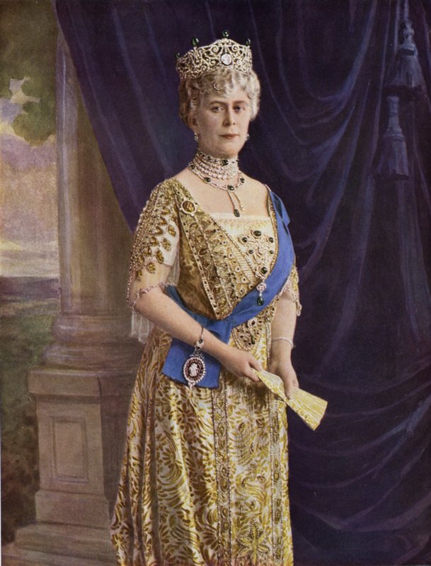 Sa Majesté la Reine Mary - (after) English photographer