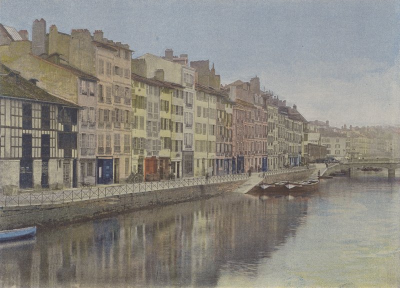 Bayonne, Un quai de la Nive - (after) French Photographer