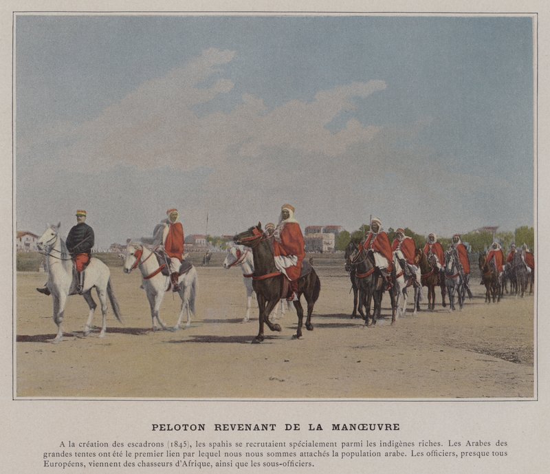 Peloton Revenant de la Manoeuvre - (after) French Photographer