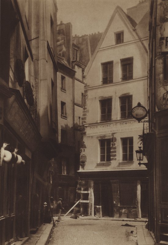 Rue Pirouette et rue Mondétour (photo n/b) - (after) French Photographer