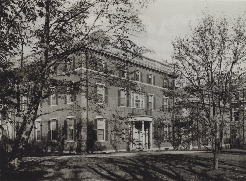 Université de Harvard : Résidence du président Lowell (photo n/b) - American Photographer (after)