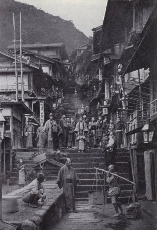 La rue principale à Ikao, un village de sources chaudes - American Photographer (after)