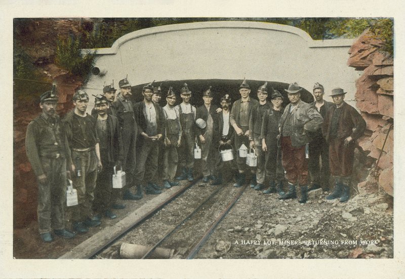 Exploitation minière américaine : Un lot heureux, mineurs revenant du travail - American Photographer