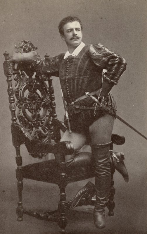 Jean de Reszke, dans le rôle de Raoul, dans "Les Huguenots" (photo n/b) - American Photographer