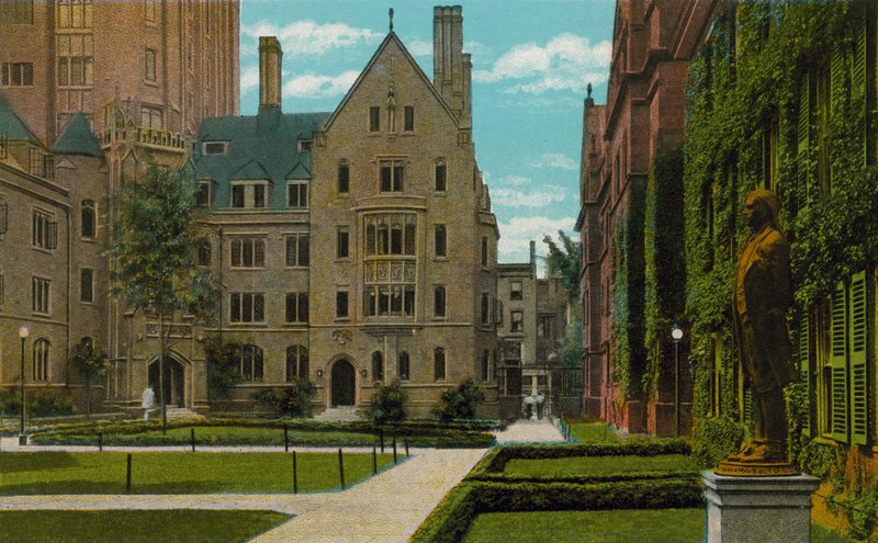 New Haven, Conn : Bingham Hall et Connecticut Hall, Université de Yale (photo couleur) - American Photographer