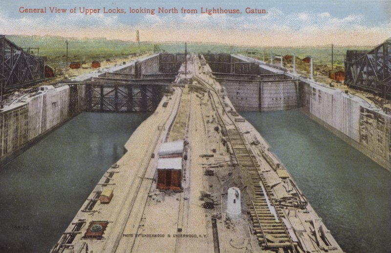 Canal de Panama, vue générale des écluses supérieures, en direction du nord depuis le phare de Gatun (photo couleur) - American Photographer