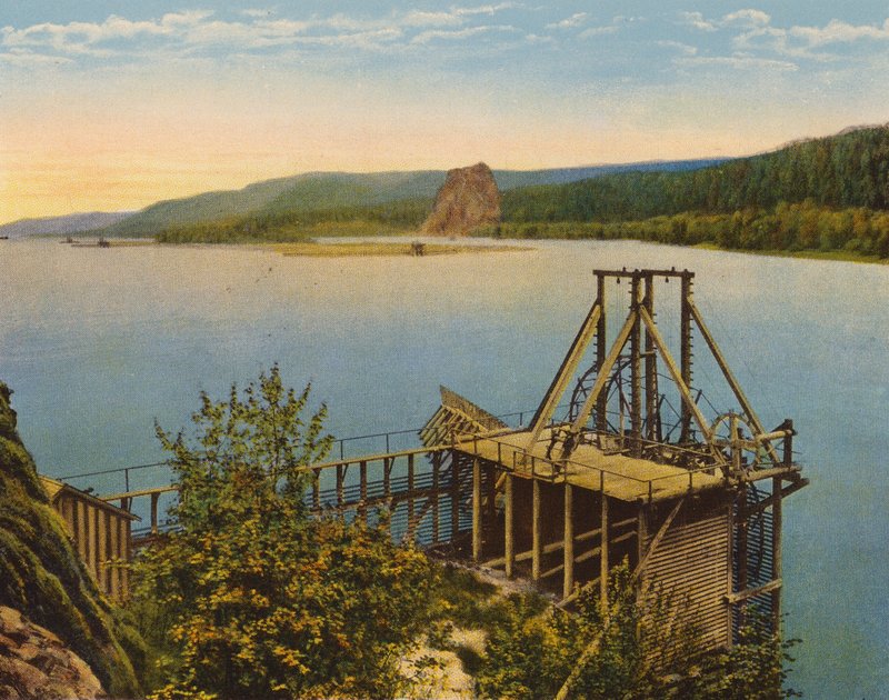 Roue à saumon sur le fleuve Columbia (photo couleur) - American Photographer