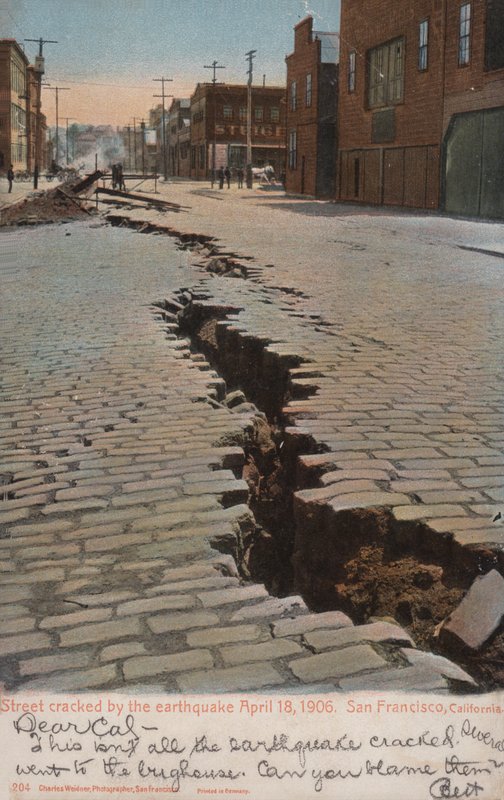 Rue fissurée par le tremblement de terre - American Photographer