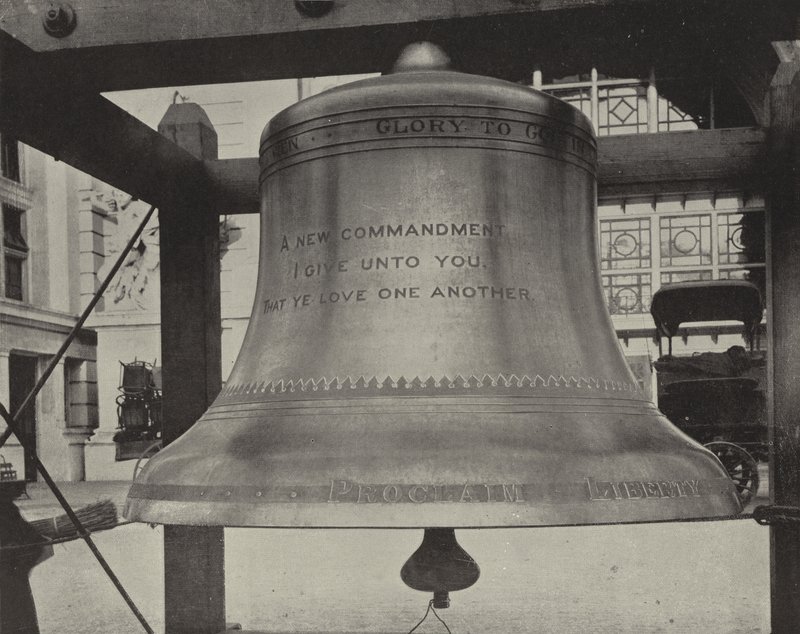 La nouvelle cloche de la liberté - American Photographer