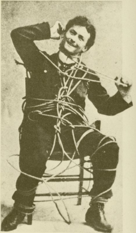 Le jeune Harry Houdini faisant un tour de corde d