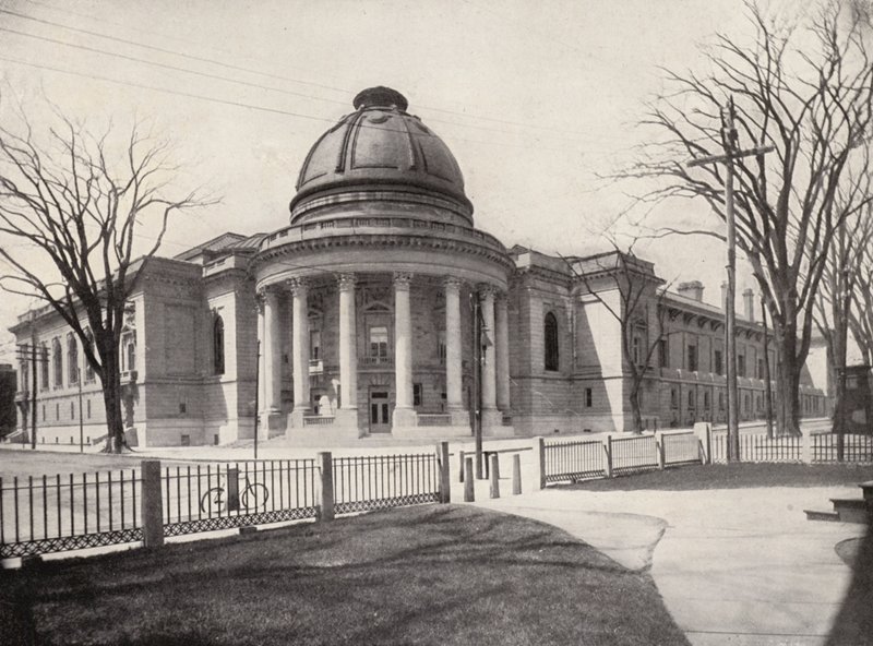 Université de Yale : "Rotonde, Woolsey Hall à gauche, Yale Dining-Hall à droite (photo n/b) - American Photographer