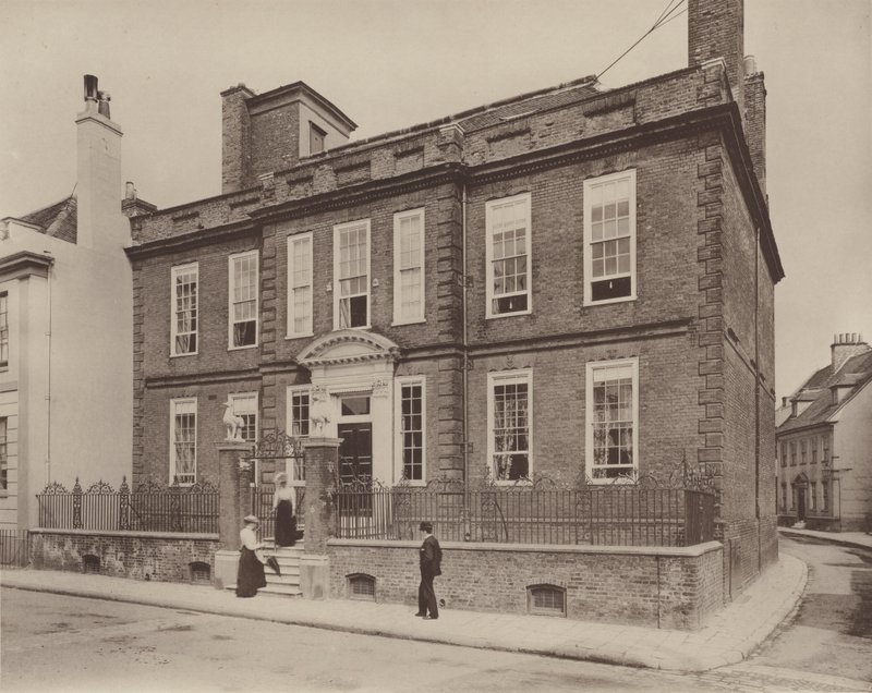 Maison du Cygne, Chichester - Charles Latham