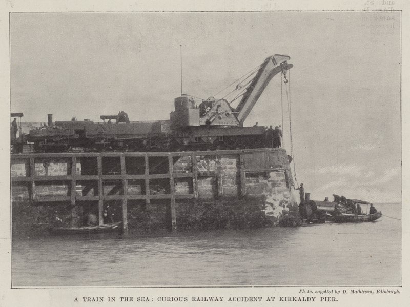 Un train dans la mer, curieux accident ferroviaire à Kirkaldy Pier - English Photographer