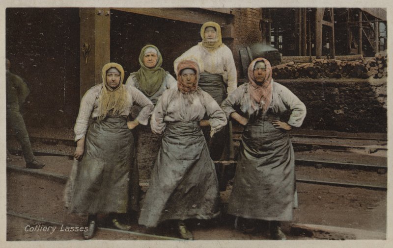 Les filles de la mine (photo en couleur) - English Photographer