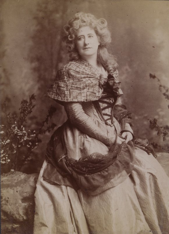 Ellen Terry en Clarisse dans Robespierre, Lyceum Theatre - English Photographer