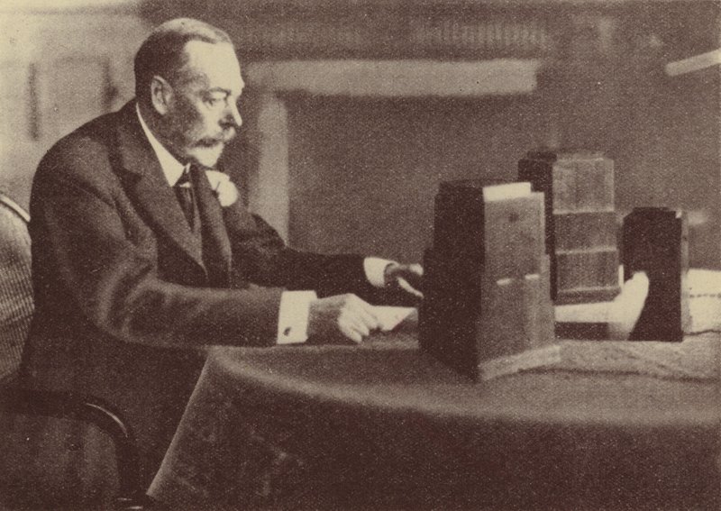George V diffuse son message de Noël au Commonwealth et à l