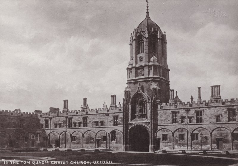 Dans la cour Tom, Christ Church, Oxford - English Photographer