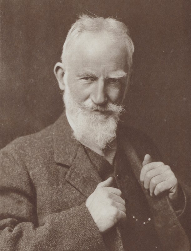 Le dramaturge irlandais George Bernard Shaw, lauréat du prix Nobel de littérature en 1926 (photo n/b) - English Photographer