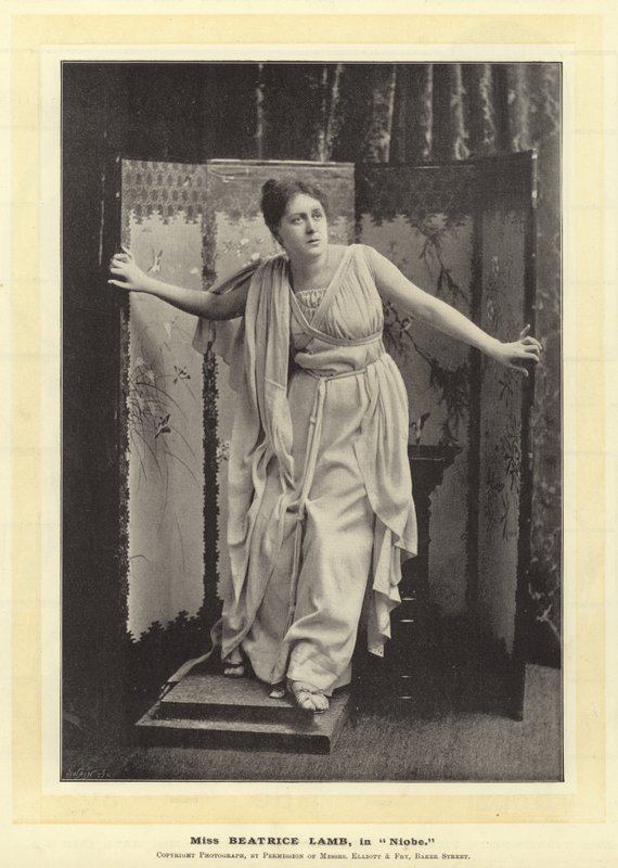 Mlle Beatrice Lamb, dans Niobe - English Photographer