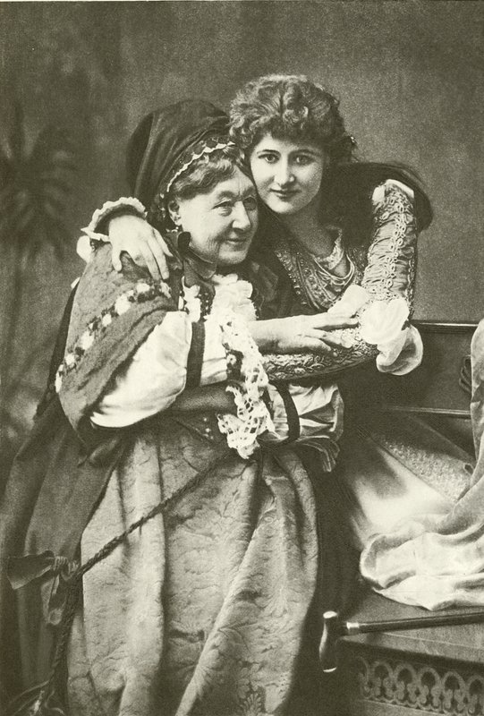 Mlle Mary Anderson et Mme Stirling en Juliette et Nourrice (gravure) - English Photographer