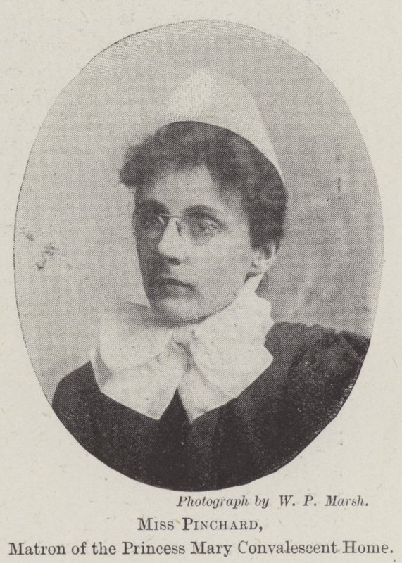 Mlle Pinchard, infirmière en chef du foyer de convalescence Princesse Mary - English Photographer