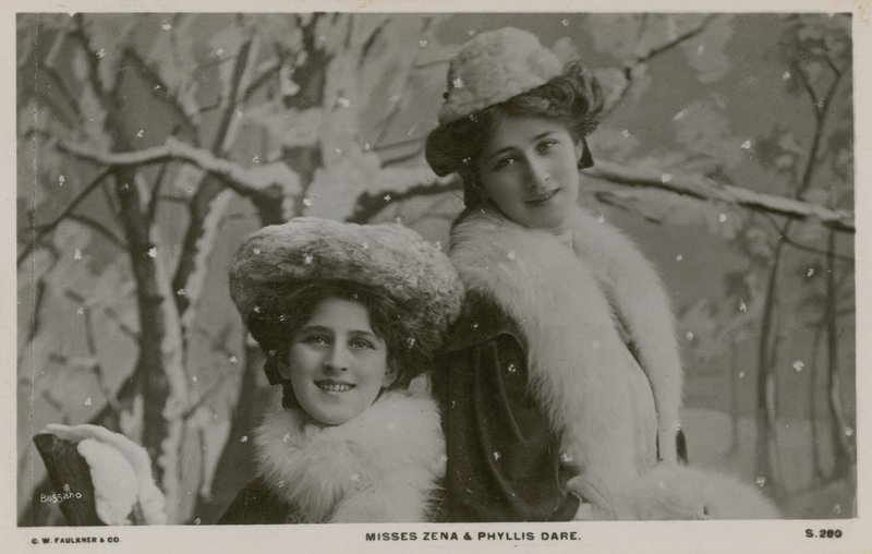 Misses Zena et Phyllis Dare - English Photographer