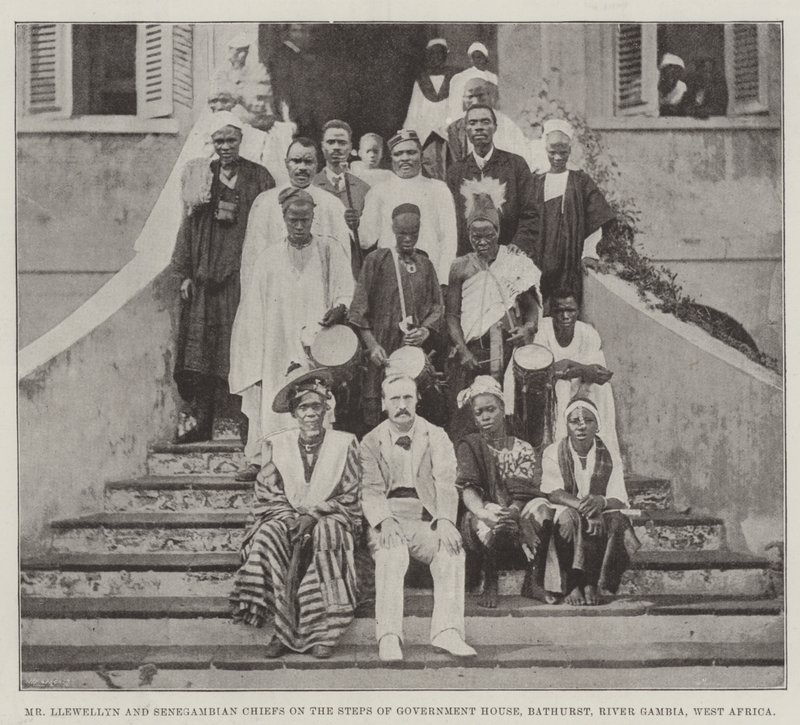 M. Llewellyn et les chefs sénégambiens sur les marches de la maison du gouvernement, Bathurst, rivière Gambie, Afrique de l
