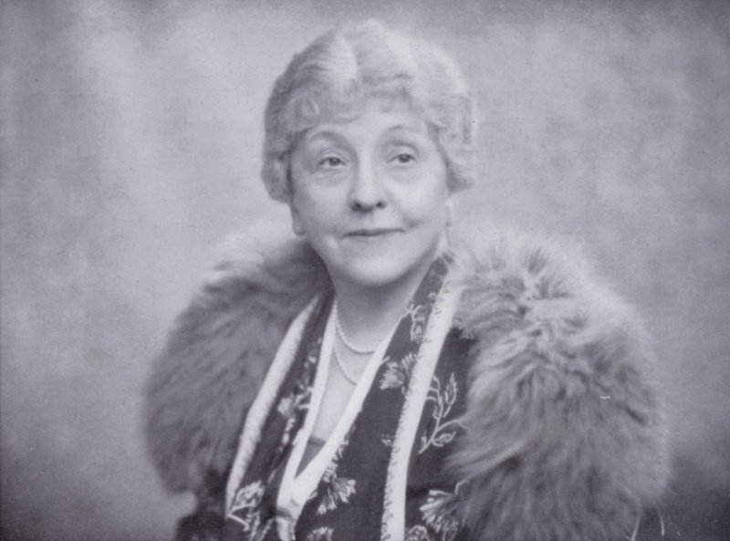Mme Laura Henderson, propriétaire du Windmill Theatre, Piccadilly, Londres - English Photographer