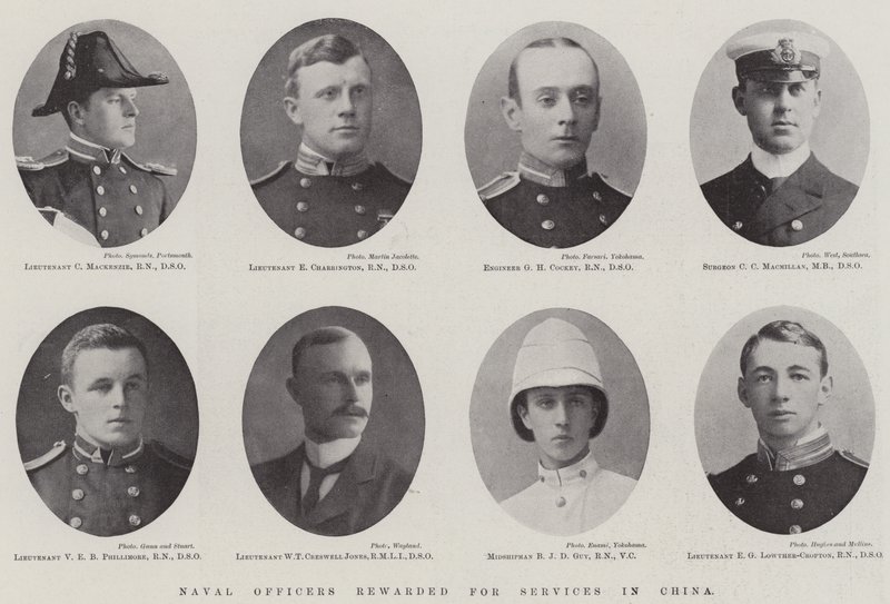 Officiers de marine récompensés pour leurs services en Chine - English Photographer