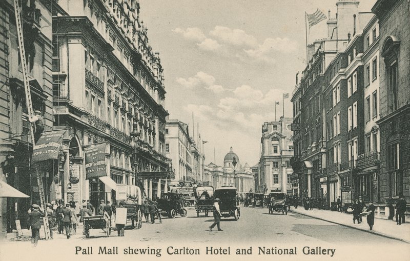 Pall Mall Est montrant Carlton Hotel et National Gallery - English Photographer